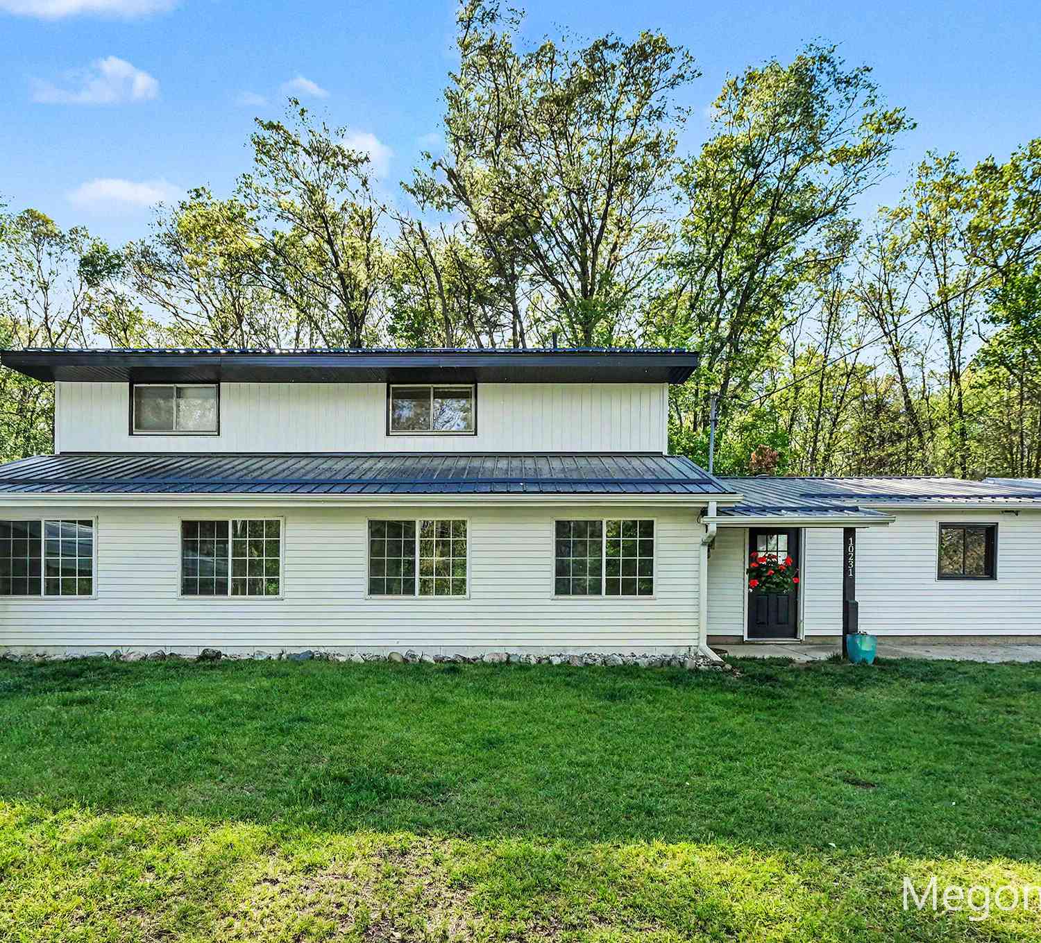Homes For Sale - 10231 Morgan Mills Road<br/> Greenville, MI 48838