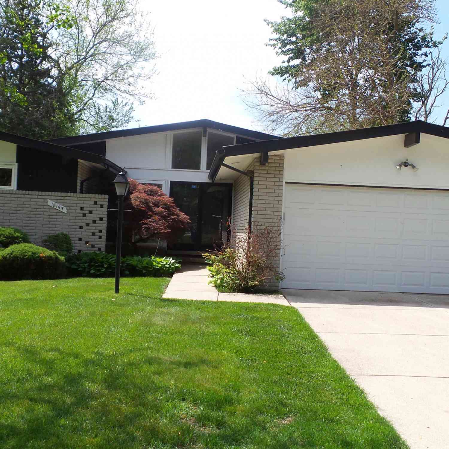Homes For Sale - 18165 Adrian Street<br/> Southfield, MI 48075
