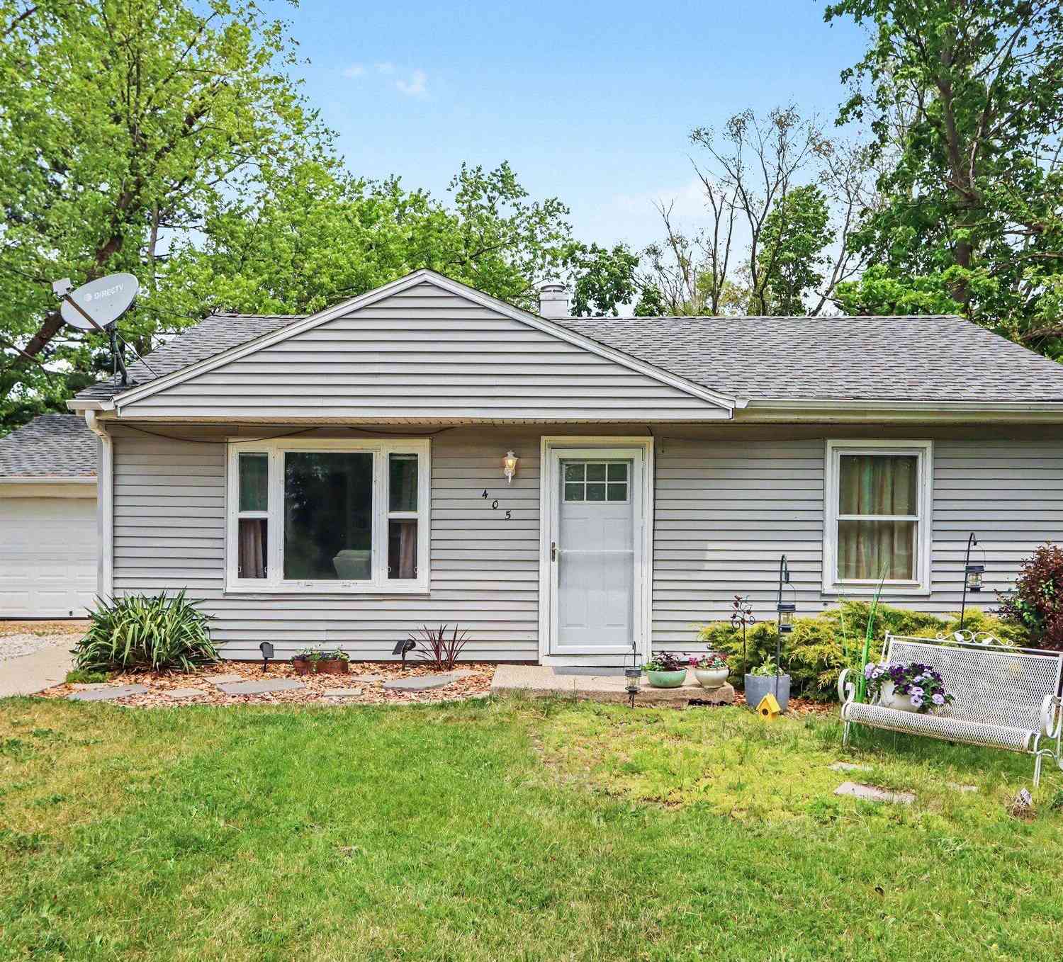 Homes For Sale - 405 Colonial Avenue<br/> Portage, MI 49002