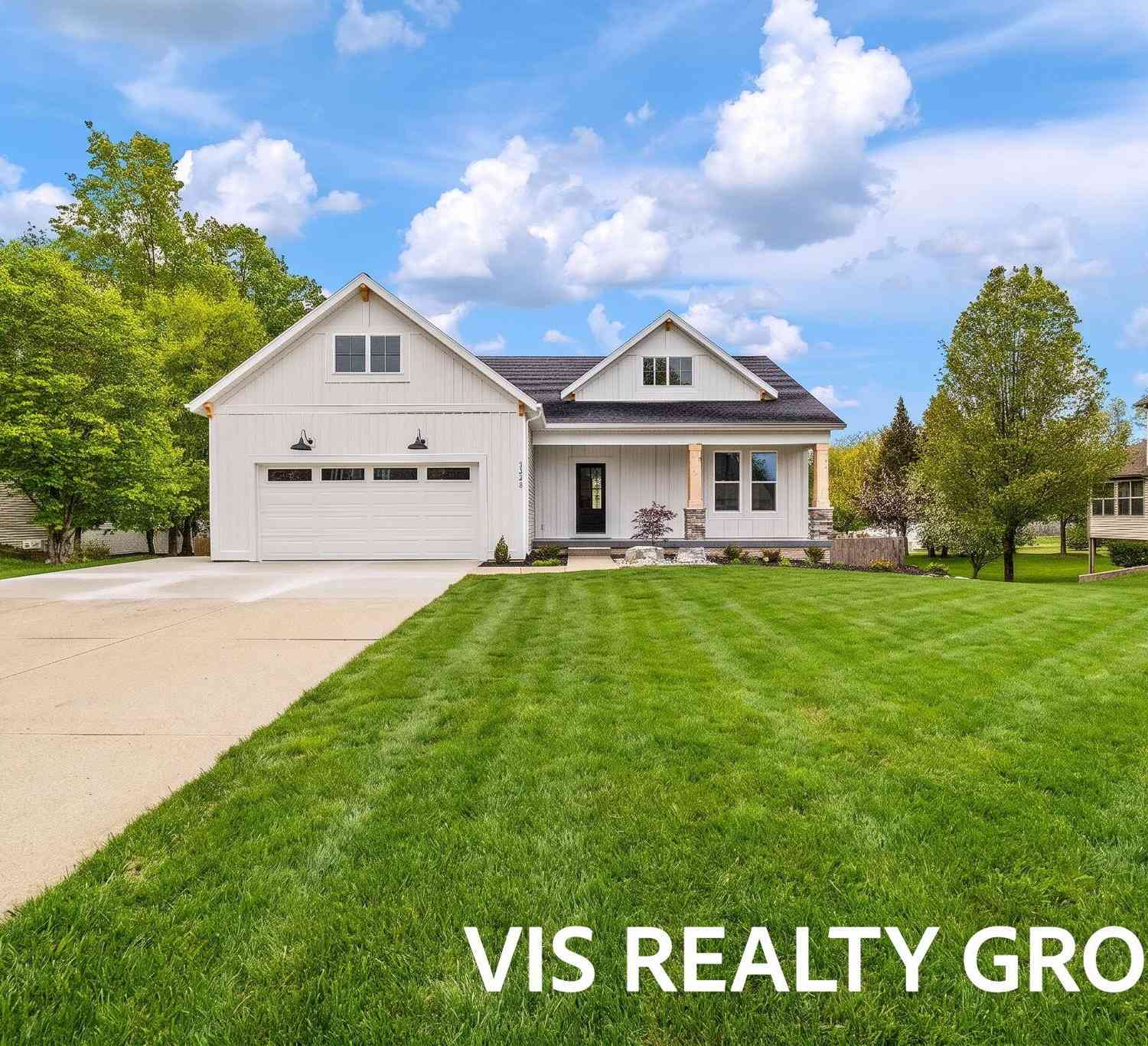 Homes For Sale - 13024 Woodrush Court<br/> Grand Haven, MI 49417