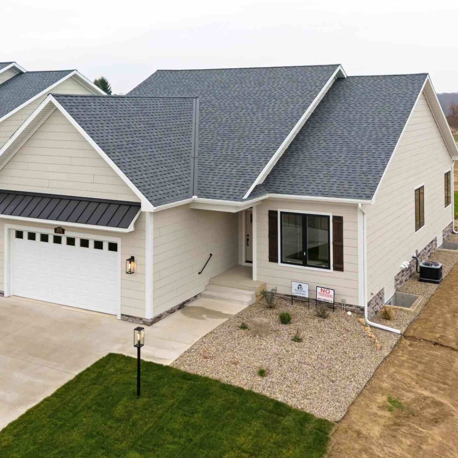 Condo For Sale - 2560 Noellyn Drive<br/> Berrien County, Berrien Springs, MI 49103