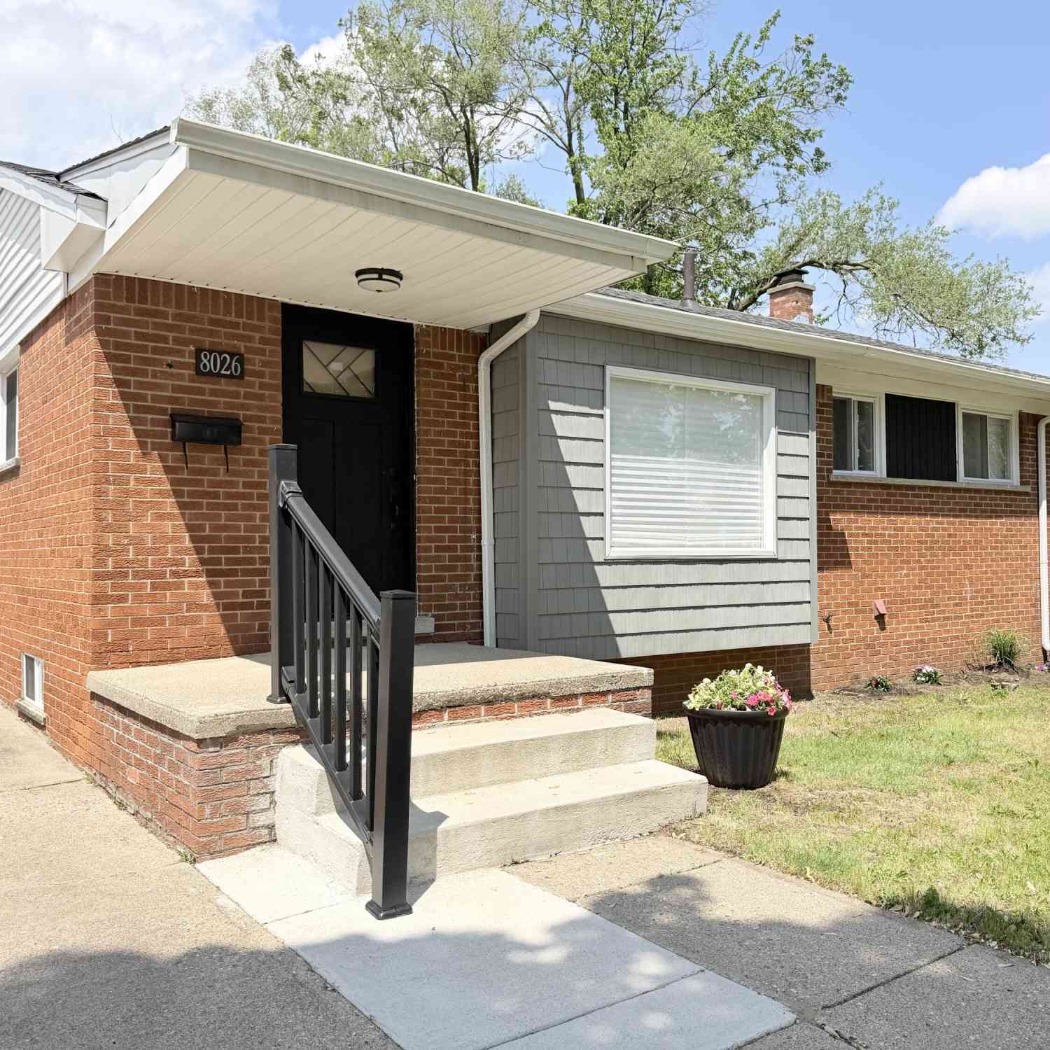Homes For Sale - 8026 Pembroke Avenue<br/> Wayne County, Detroit, MI 48221
