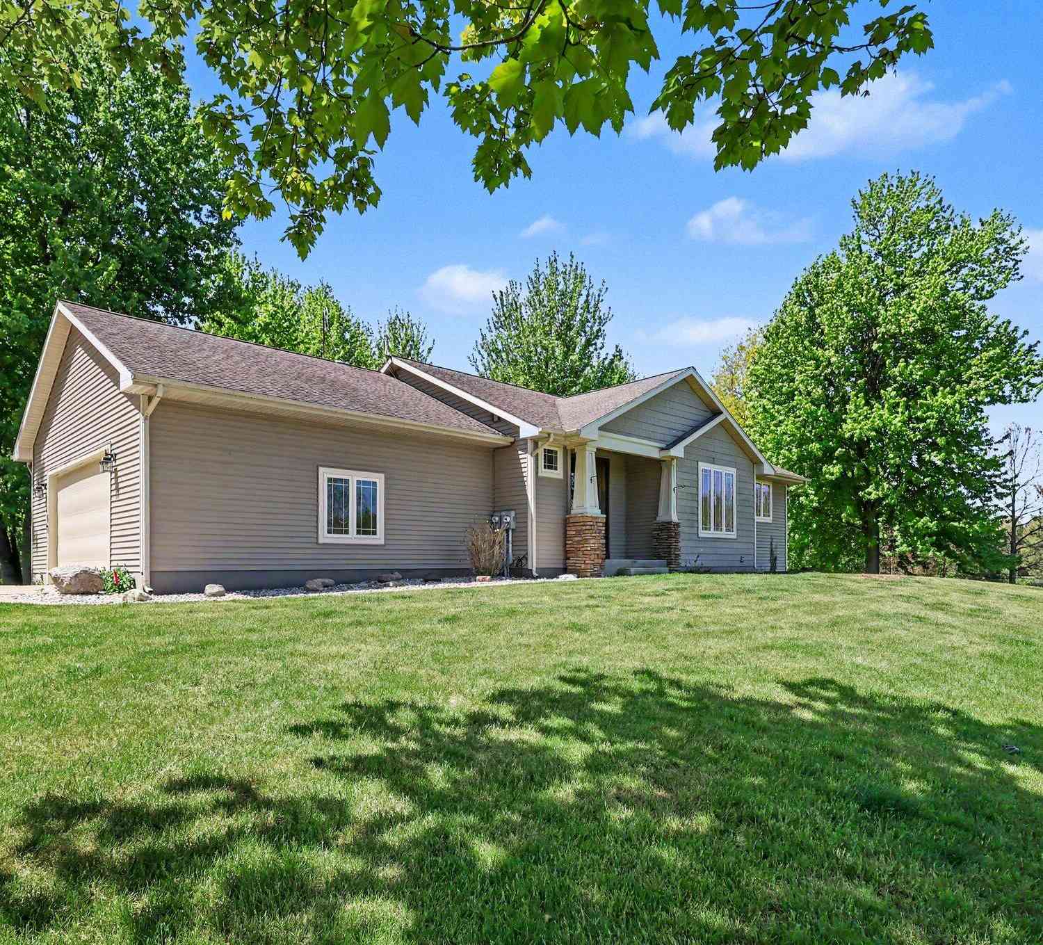 Homes For Sale - 6054 S Moorland Road<br/> Ravenna, MI 49451