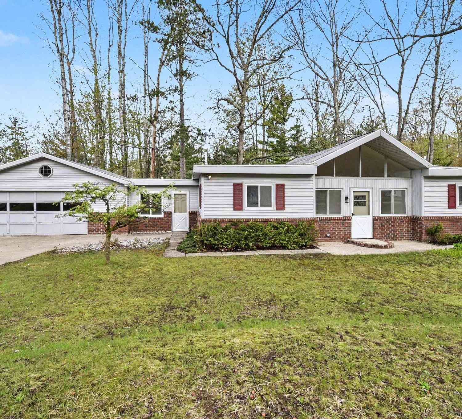 Homes For Sale - 11952 Marber Drive<br/> Roscommon, MI 48653