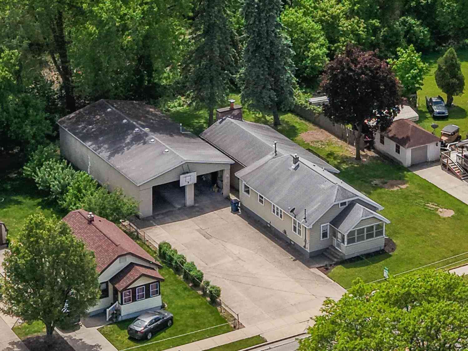 Homes For Sale - 2524 Prairie Street<br/> Wyoming, MI 49519