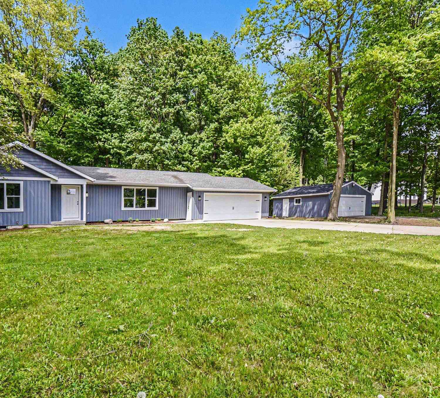 Homes For Sale - 5615 Duncan Lane<br/> Caledonia, MI 49316