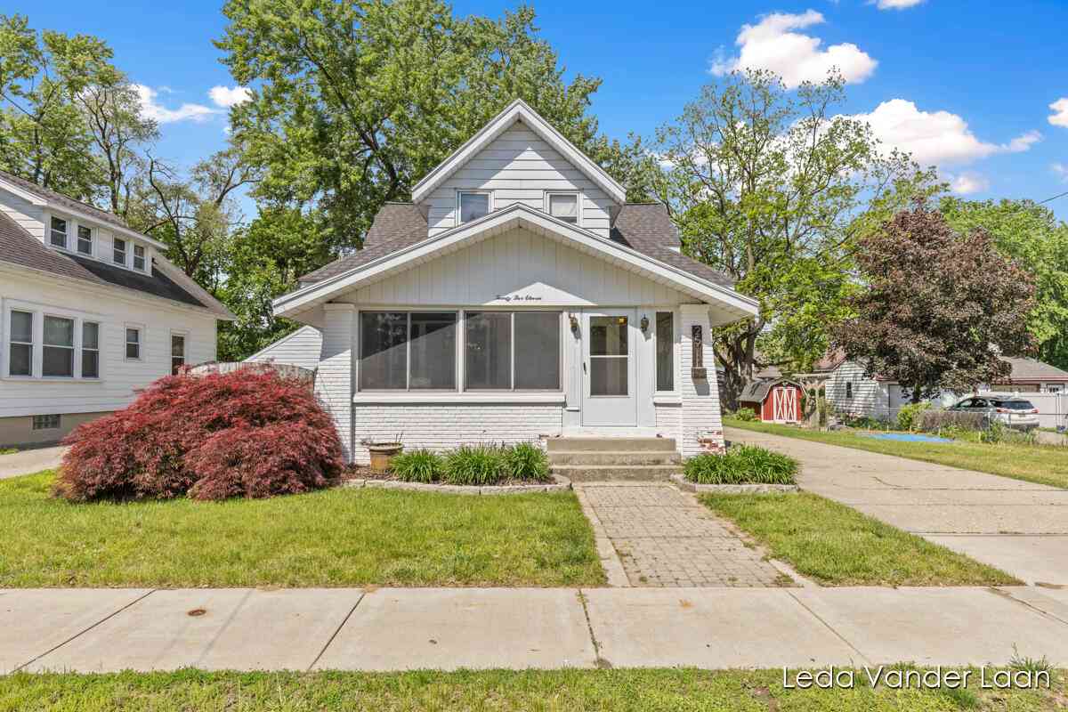 Homes For Sale - 2511 Wyoming Avenue<br/> Wyoming, MI 49519