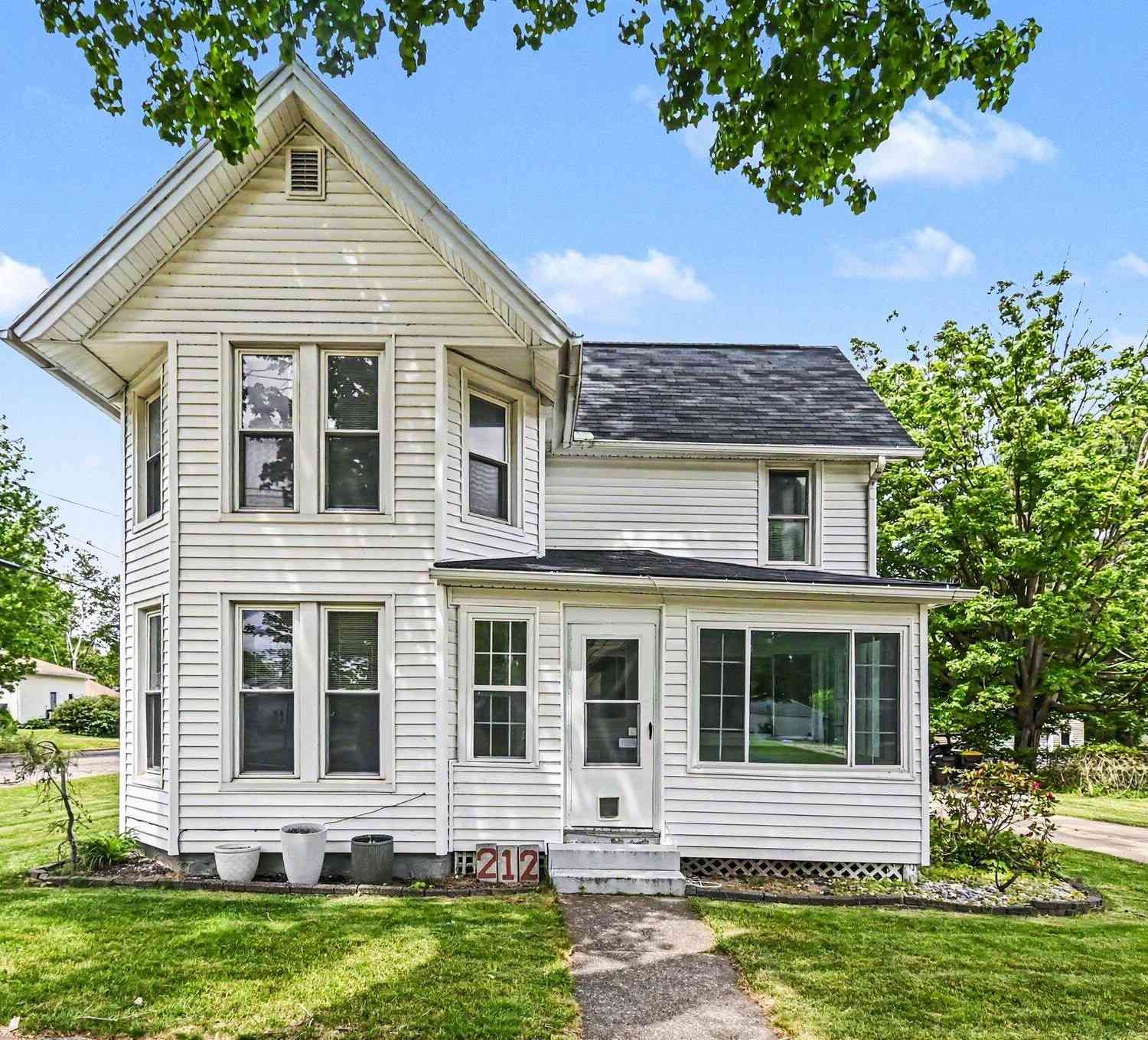 Homes For Sale - 212 Washington Street<br/> Leslie, MI 49251