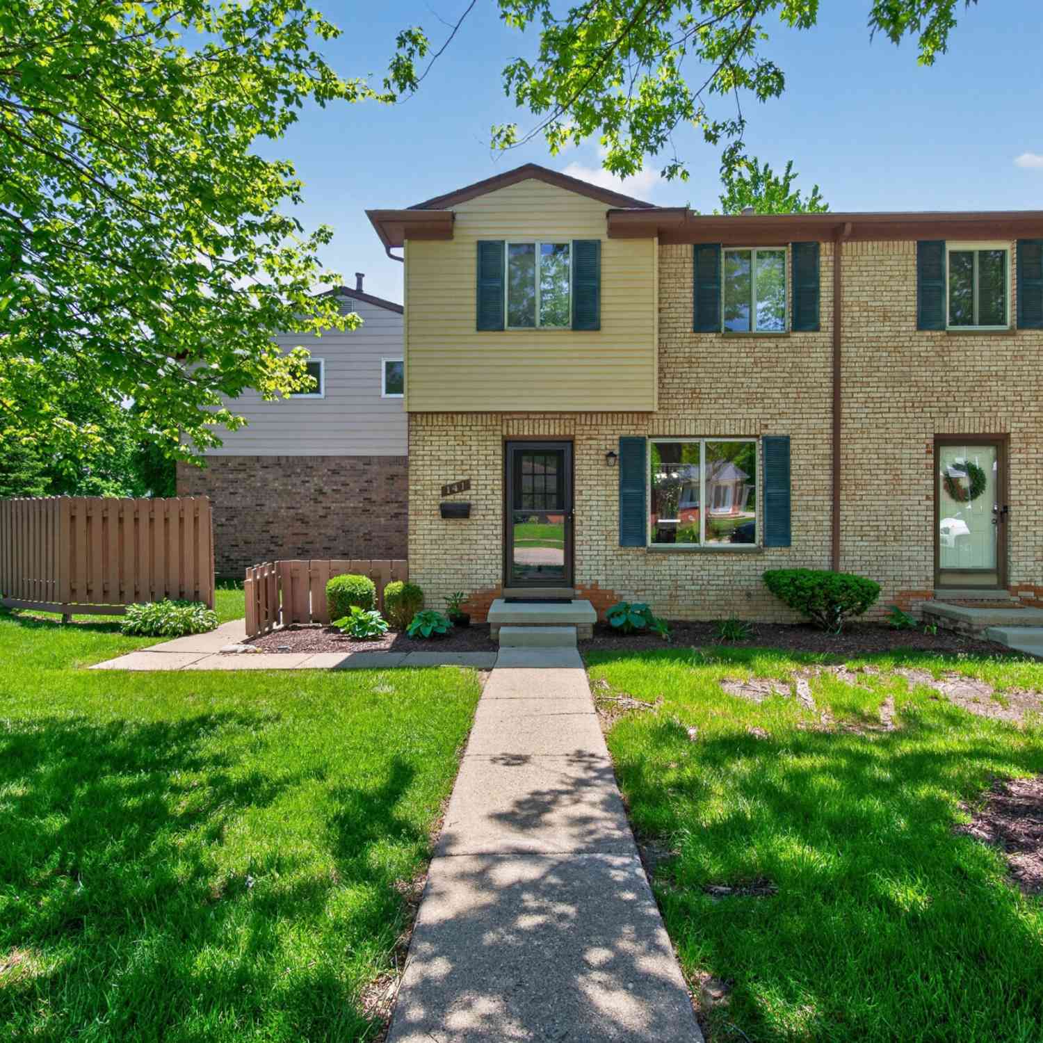 Condo For Sale - 141 Sheffield Drive<br/> Saline, MI 48176
