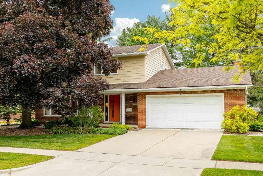 Homes For Sale - 2228 Delaware Drive<br/> Ann Arbor, MI 48103