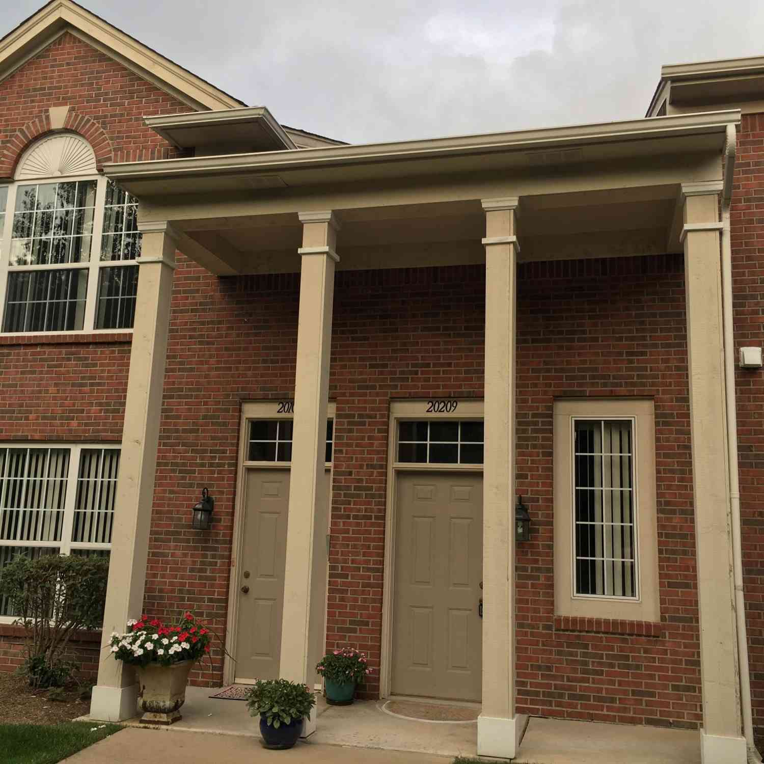 Condo For Sale - 20209 Chesapeake Circle<br/> Walled Lake, MI 48390