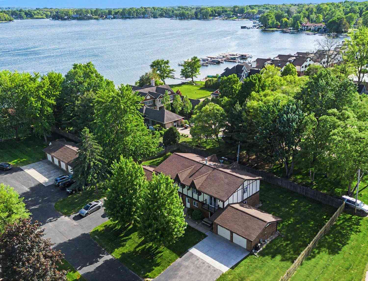 Condo For Sale - 5410 Country Aire Drive #14<br/> Berrien County, Coloma, MI 49038