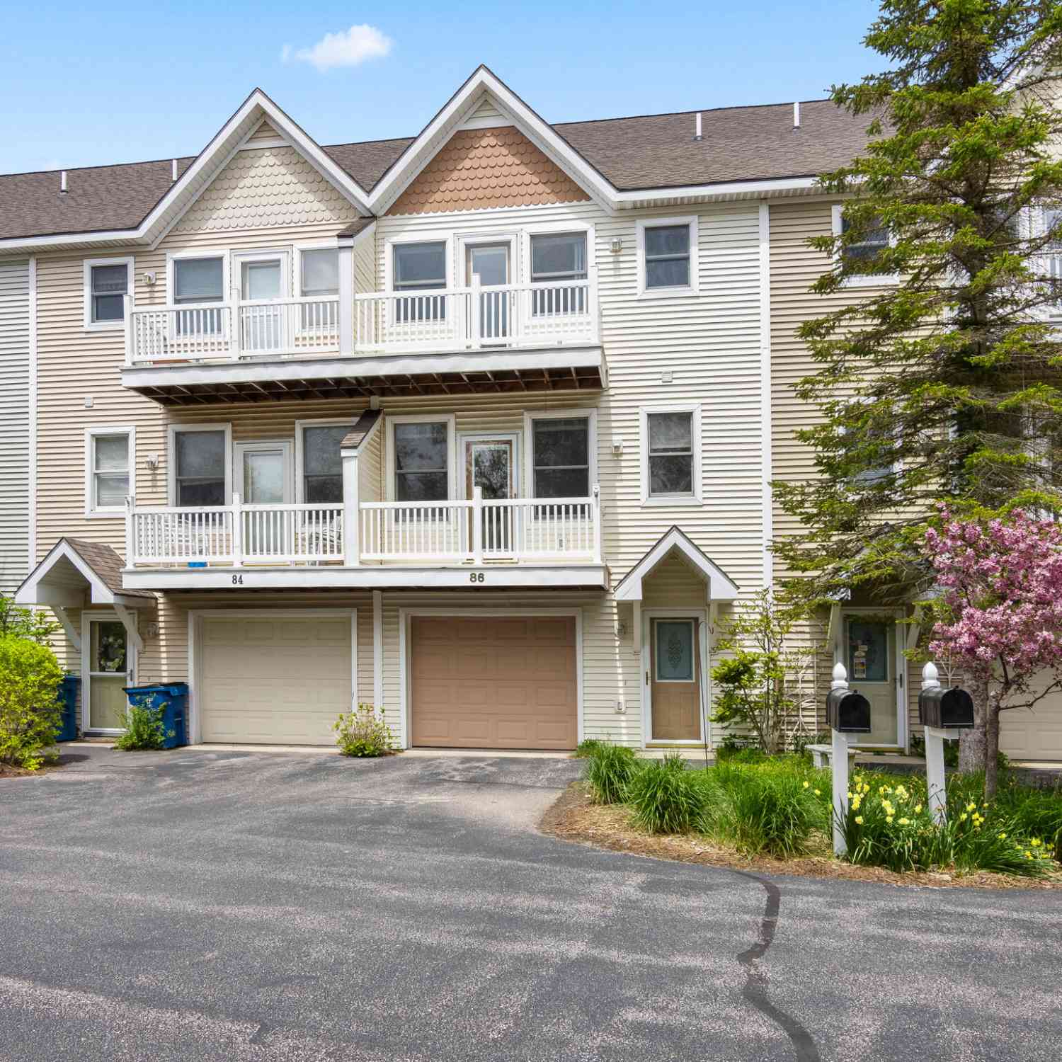 Condo For Sale - 86 Spinnaker Drive<br/> Manistee County, Manistee, MI 49660