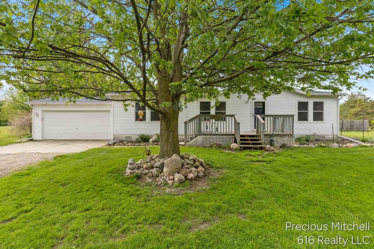 Homes For Sale - 10535 Imlay City Road<br/> Saint Clair County, Emmett, MI 48022