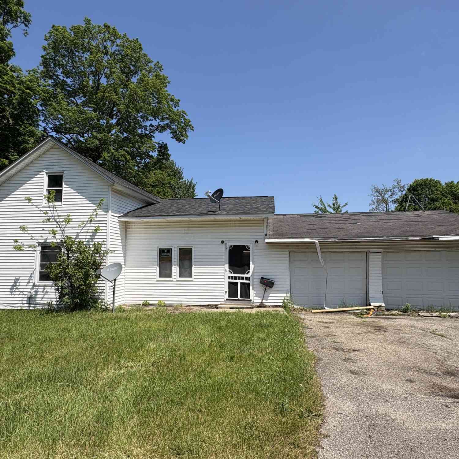Homes For Sale - 213 Clinton Street<br/> Dowagiac, MI 49047