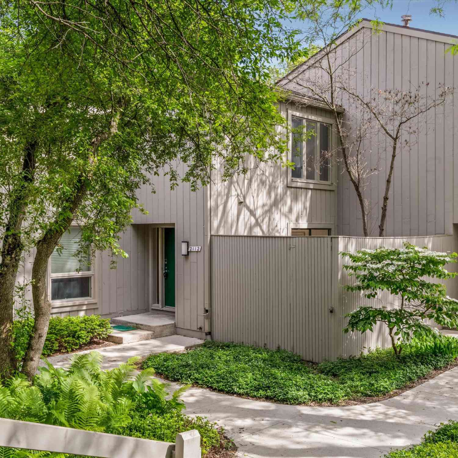Condo For Sale - 2112 Overlook Court<br/> Ann Arbor, MI 48103