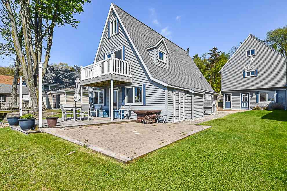 Homes For Sale - 1210 N Eagle Lake Drive<br/> Kalamazoo, MI 49009