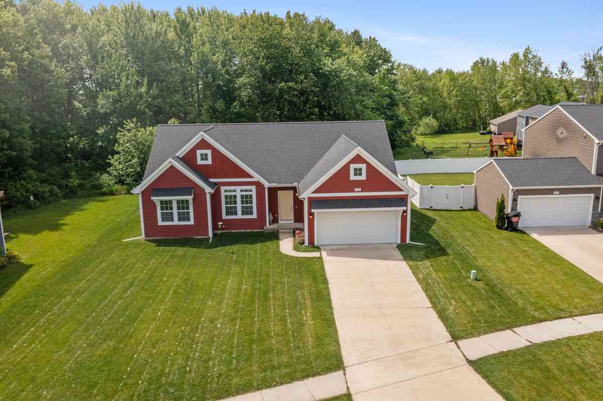 Homes For Sale - 5092 N Morgan Lane<br/> Caledonia, MI 49316