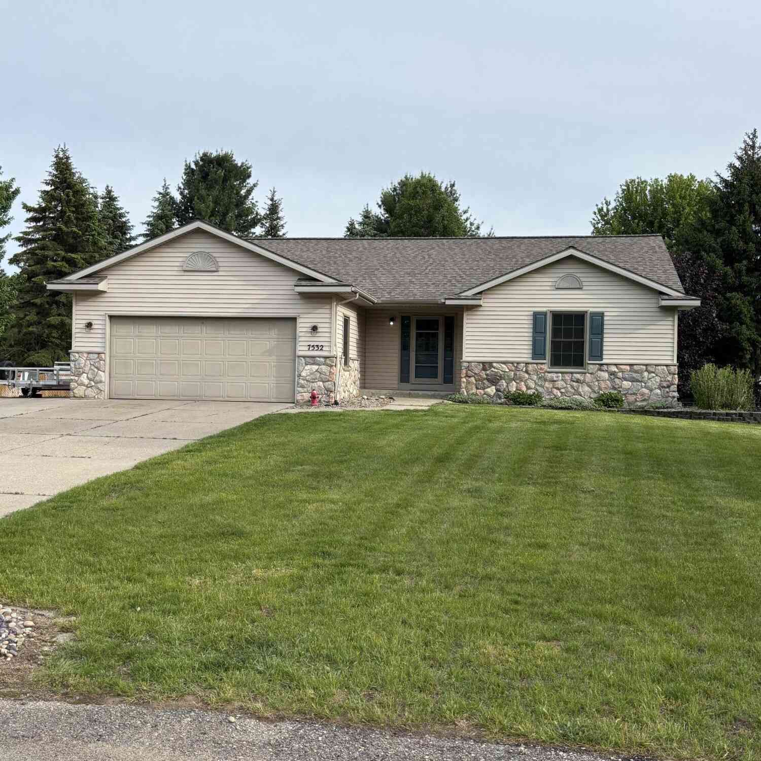Homes For Sale - 7532 Woodcliff Drive<br/> Hudsonville, MI 49426