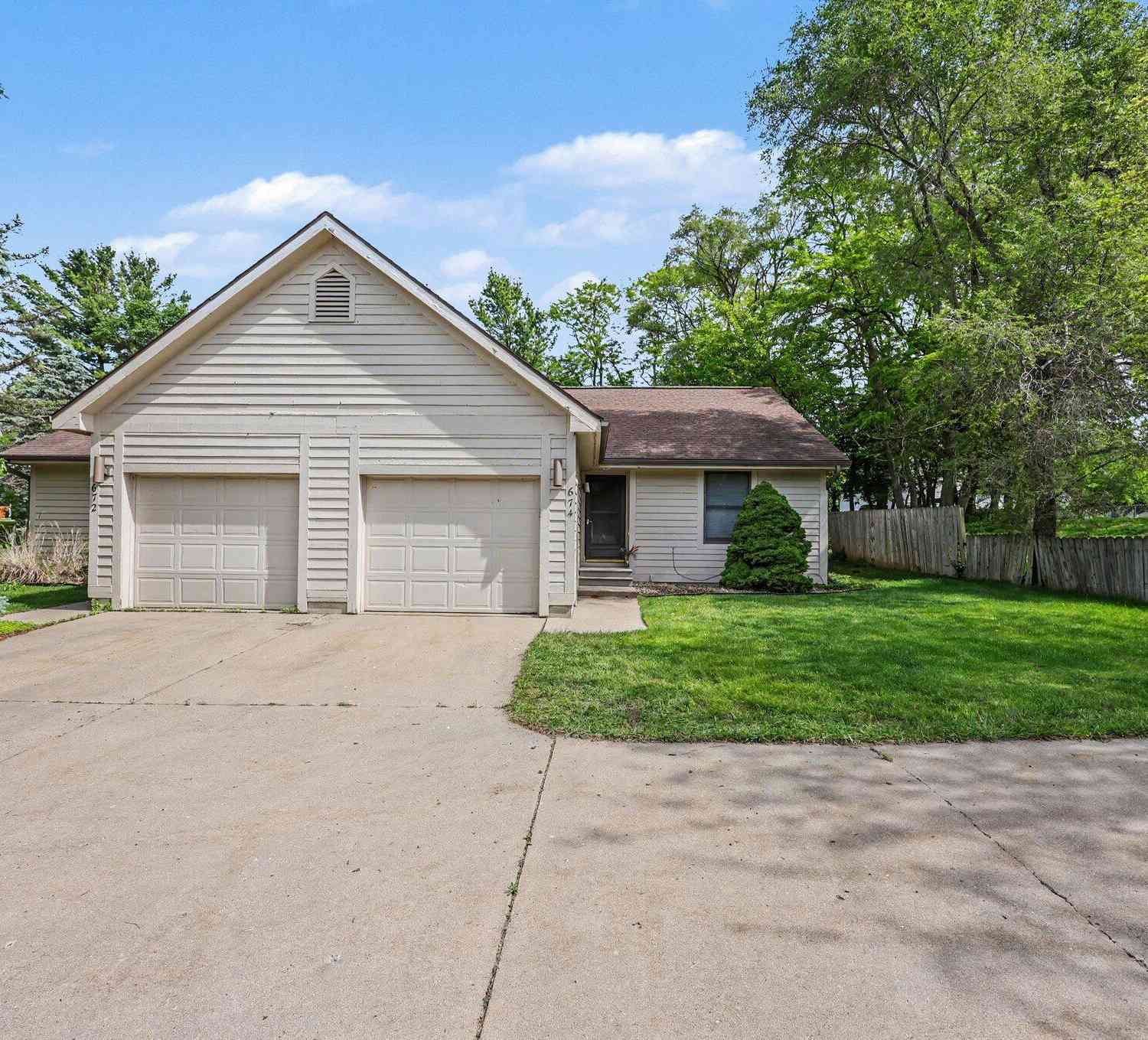 Condo For Sale - 674 South Street<br/> Jackson County, Grass Lake, MI 49240
