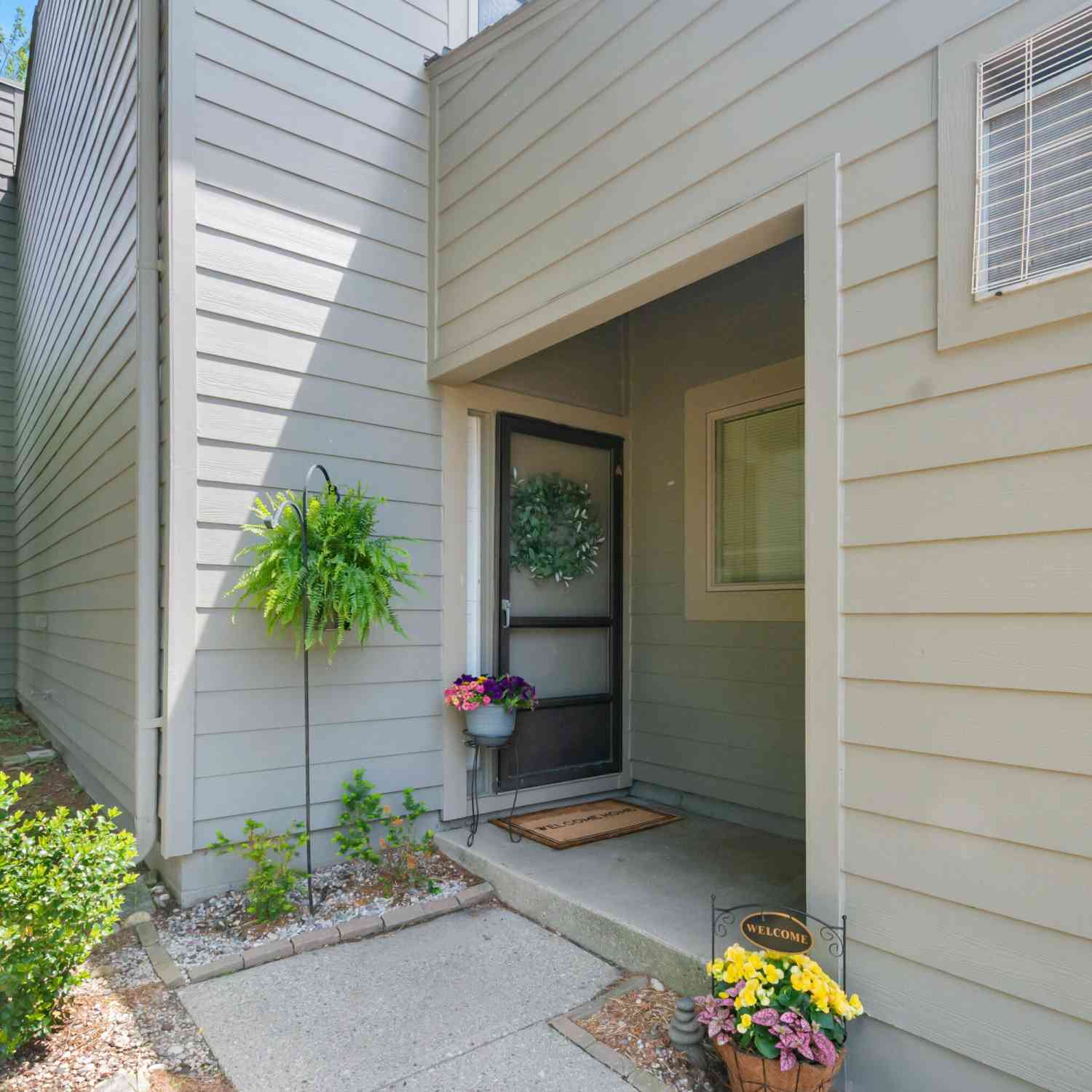 Condo For Sale - 744 Peninsula Court<br/> Ann Arbor, MI 48105