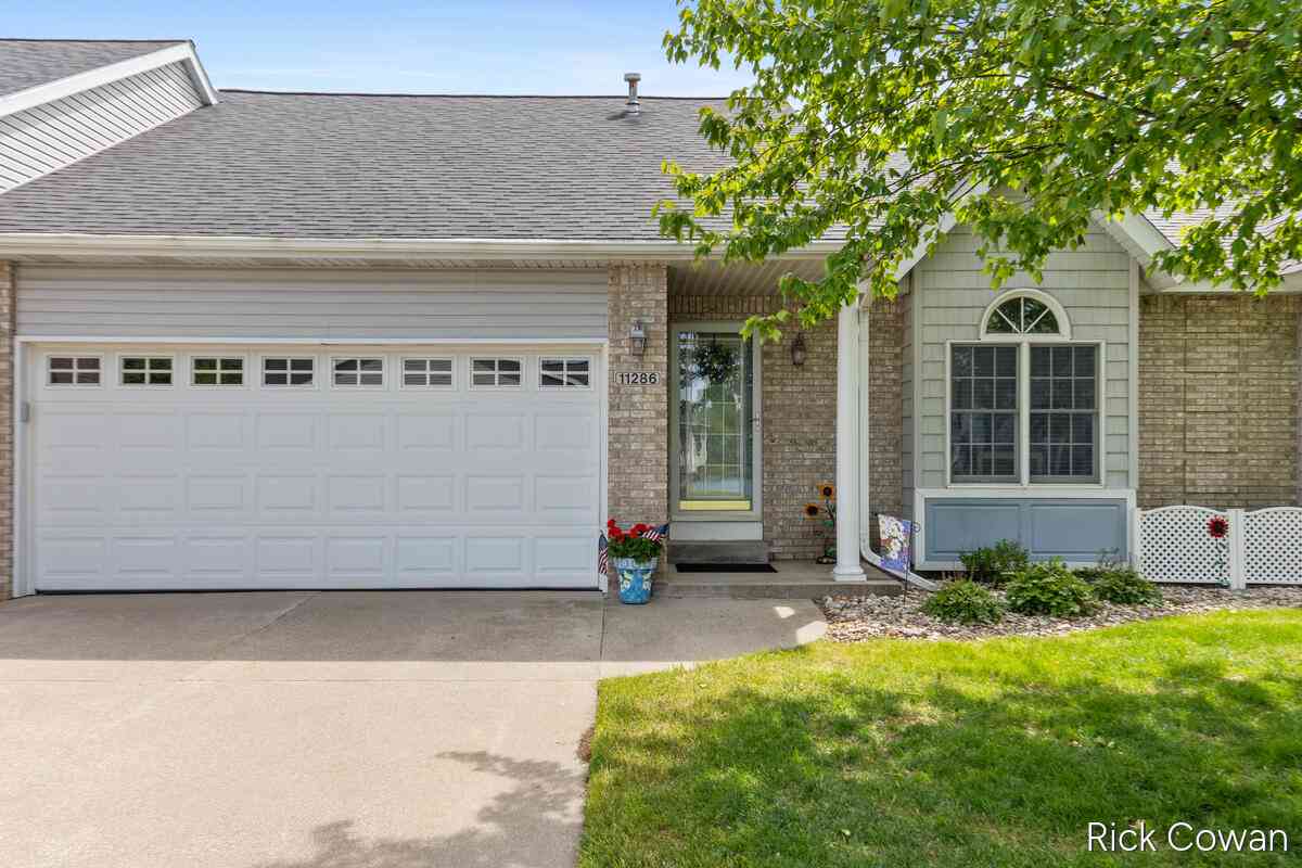 Condo For Sale - 11286 Blue Heron Parkway #24<br/> Ottawa County, Holland, MI 49424