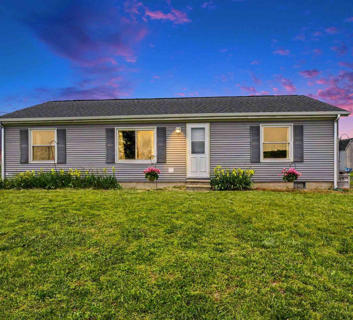 Mobile Home For Sale - 3065 Chamberlain Road<br/> Buchanan, MI 49107