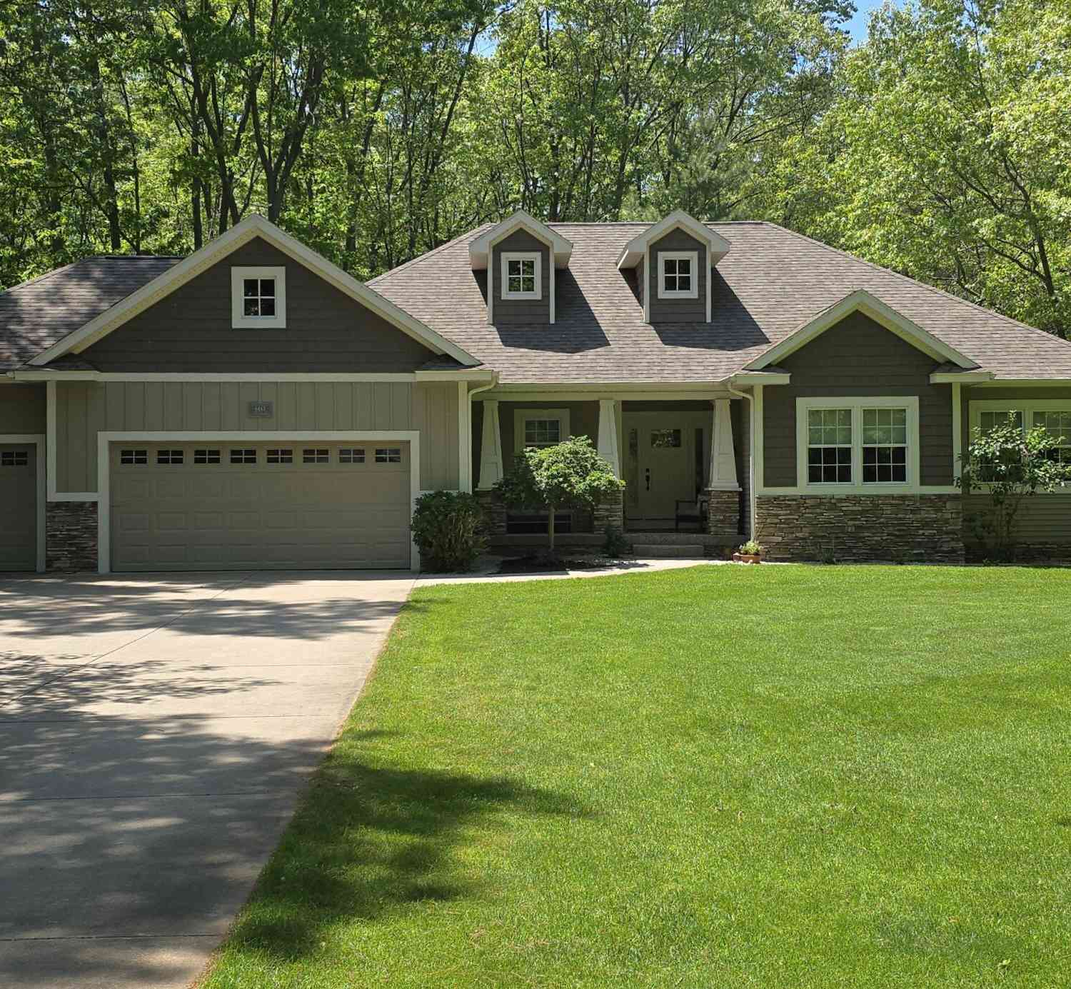 Homes For Sale - 6463 Terravita Drive<br/> Whitehall, MI 49461