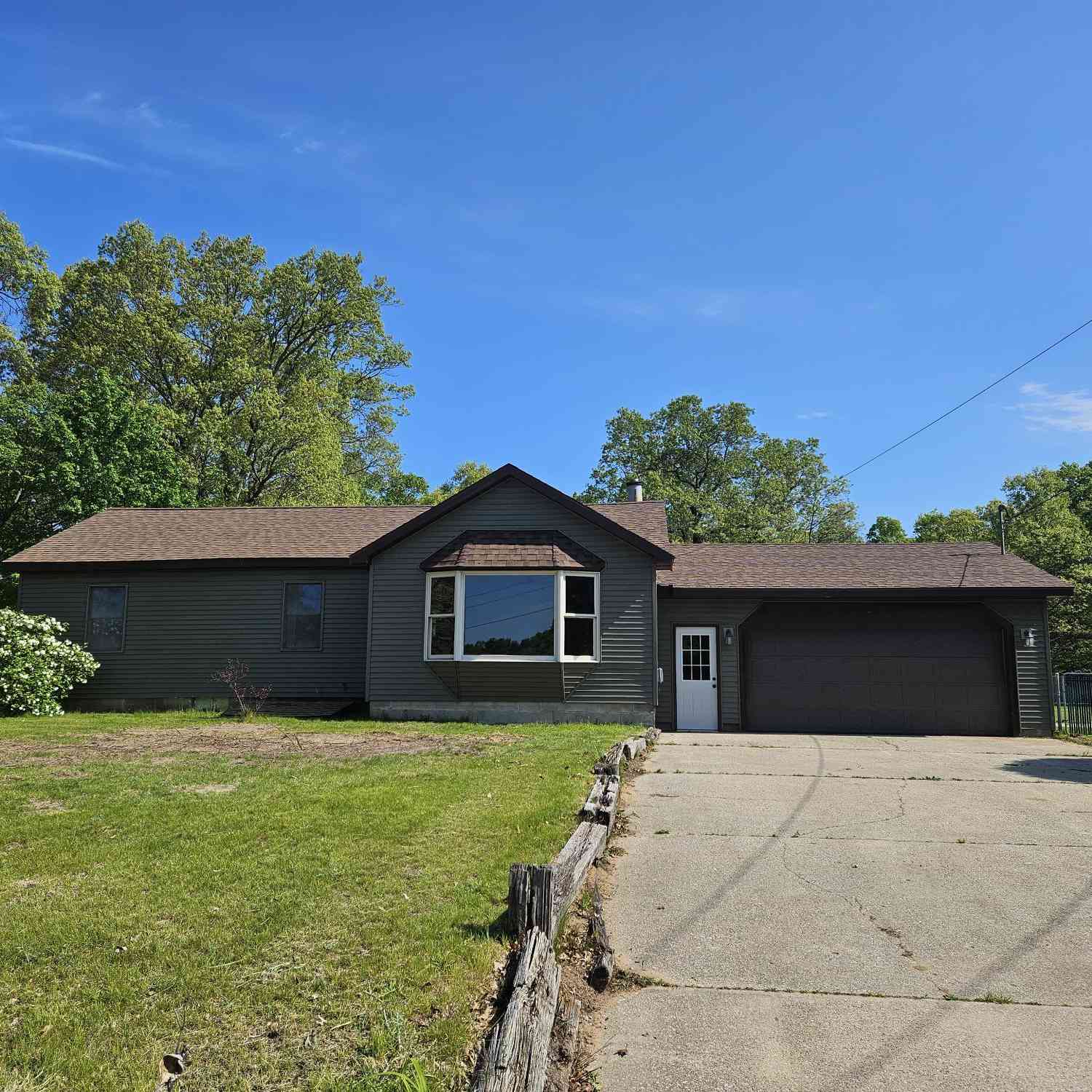Homes For Sale - 1090 Holton Whitehall Road<br/> Whitehall, MI 49461