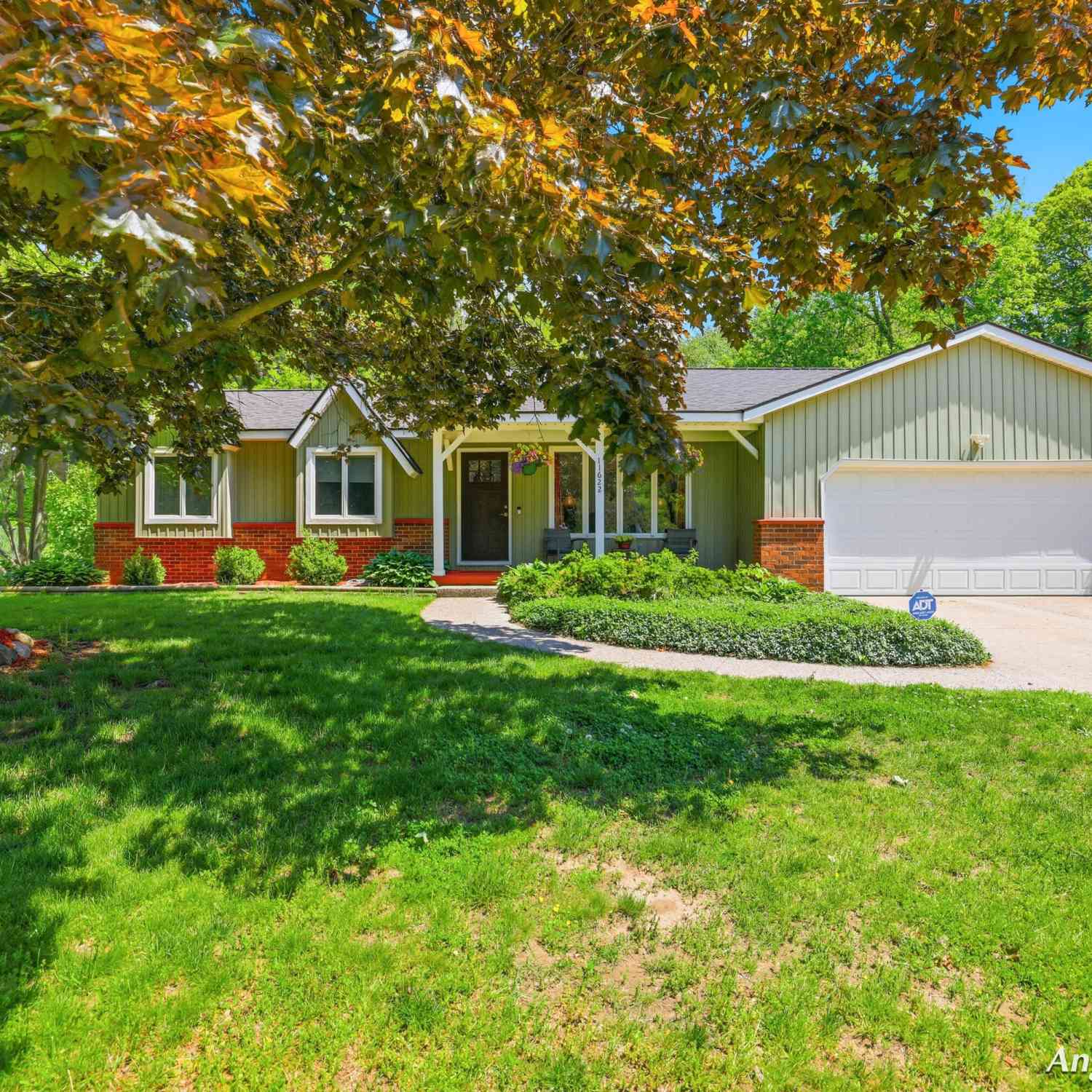 Homes For Sale - 11622 8th Avenue<br/> Grand Rapids, MI 49534