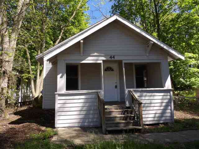 Homes For Sale - 44 Harris Street<br/> Battle Creek, MI 49037