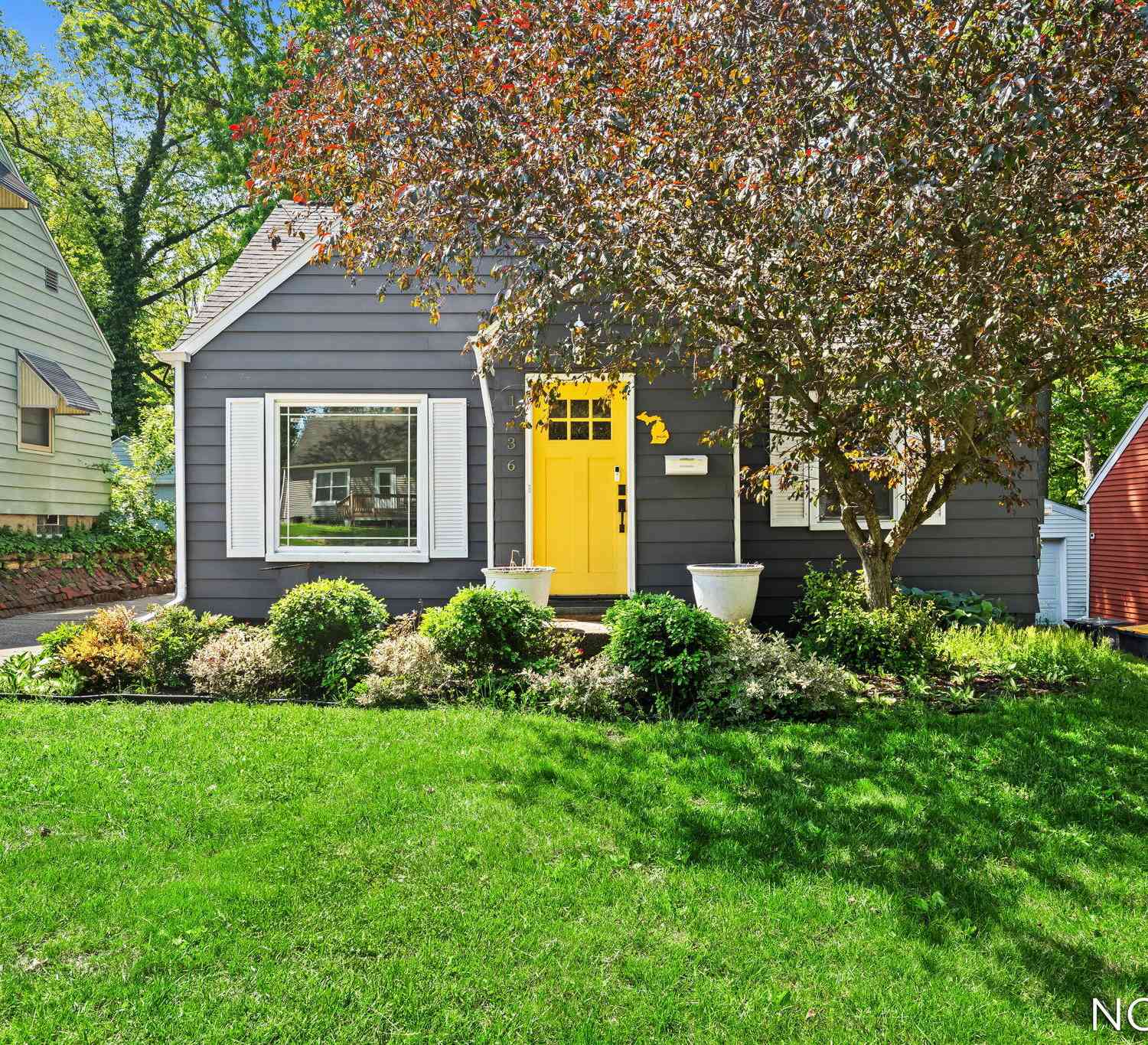 Homes For Sale - 1436 Linwood Street<br/> Grand Rapids, MI 49507
