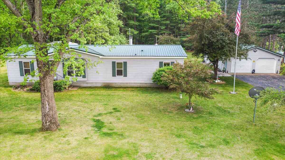 Mobile Home For Sale - 5614 E 68th Street<br/> Newaygo County, Croton, MI 49337