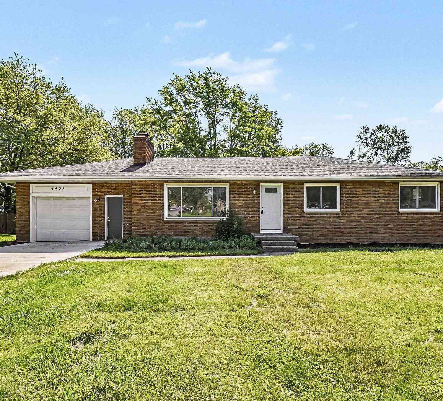 Homes For Sale - 4428 Curwood Avenue<br/> Kent County, Kentwood, MI 49508