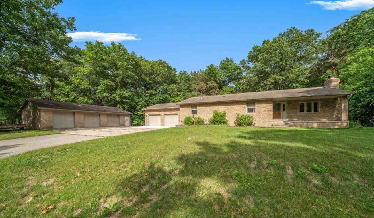 Homes For Sale - 16170 Bass Lake Avenue<br/> Kent County, Gowen, MI 49326