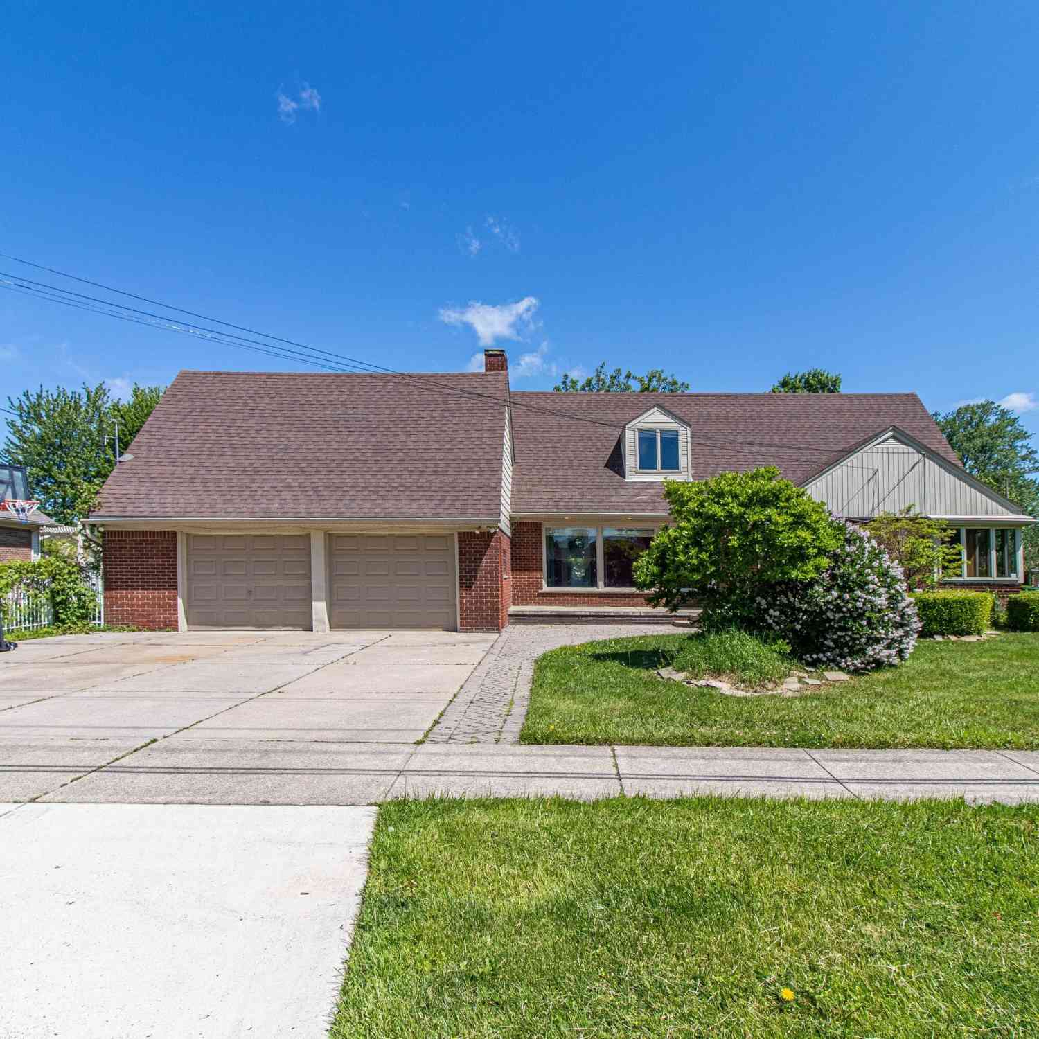 Homes For Sale - 30007 Maison Street<br/> Macomb County, Saint Clair Shores, MI 48082