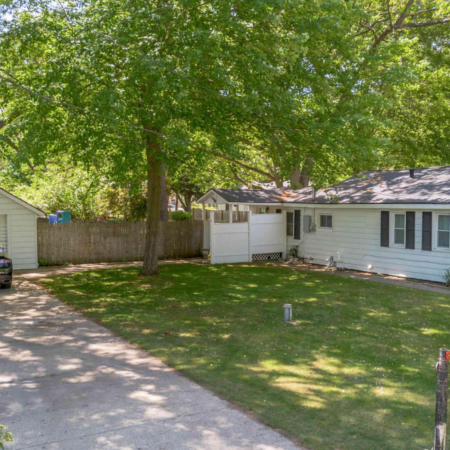 Homes For Sale - 1341 E Summit Avenue<br/> Muskegon County, Norton Shores, MI 49444