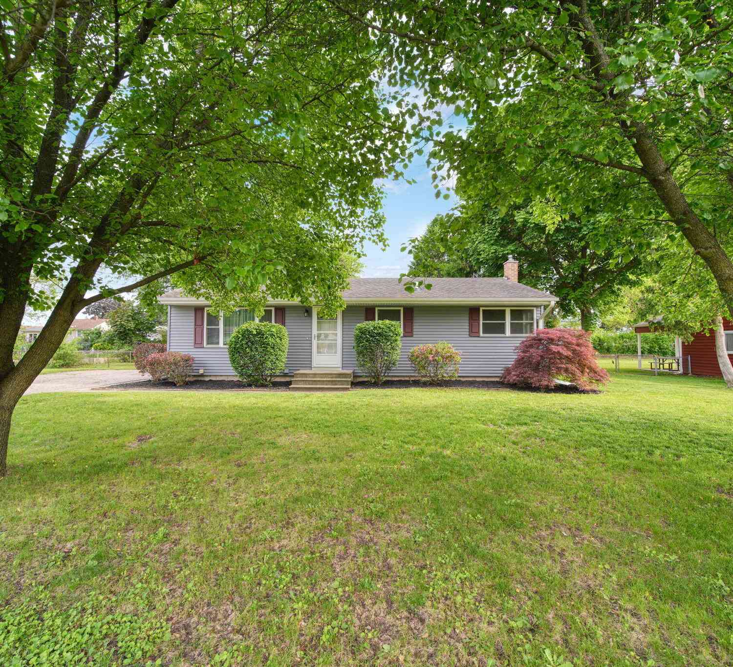 Homes For Sale - 1321 Michael Drive<br/> Jackson, MI 49202