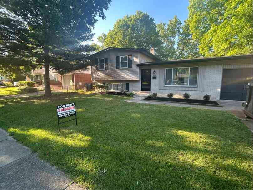 Homes For Rent - 2930 Marshall Street<br/> Ann Arbor, MI 48108