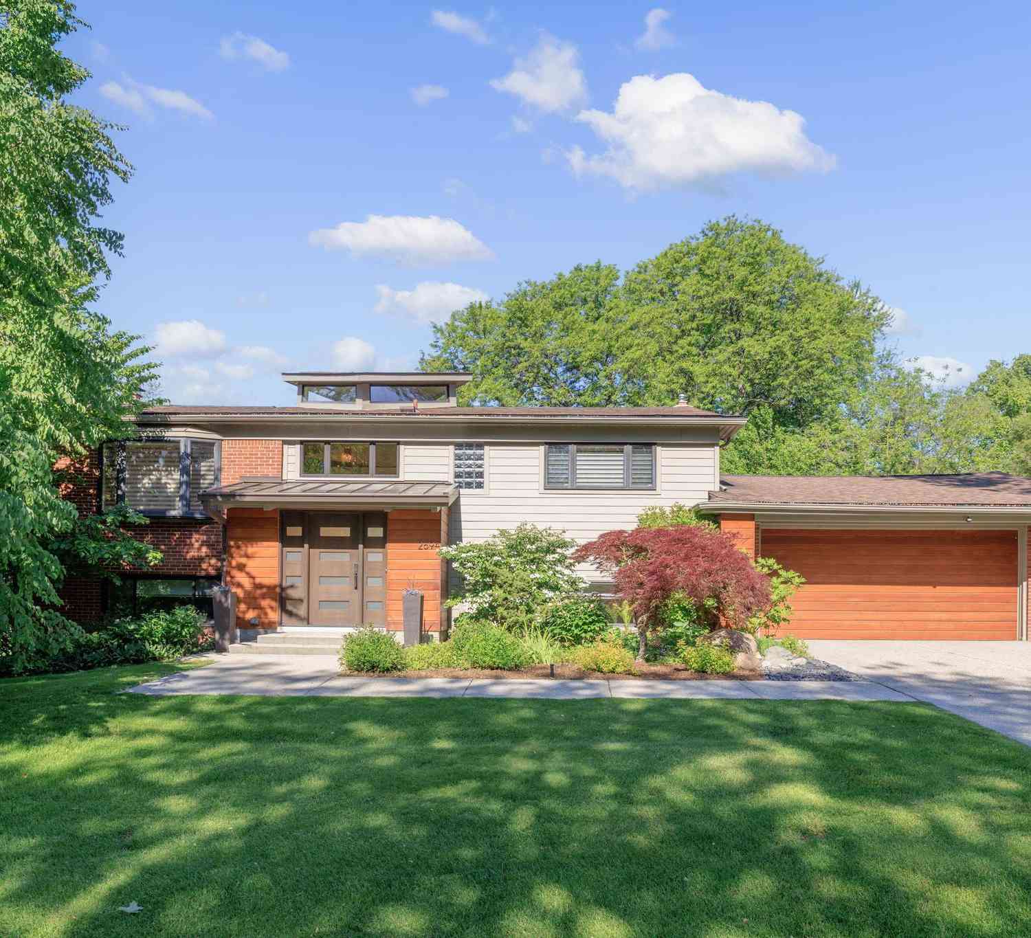 Homes For Sale - 2694 Brady Drive<br/> Bloomfield Hills, MI 48304