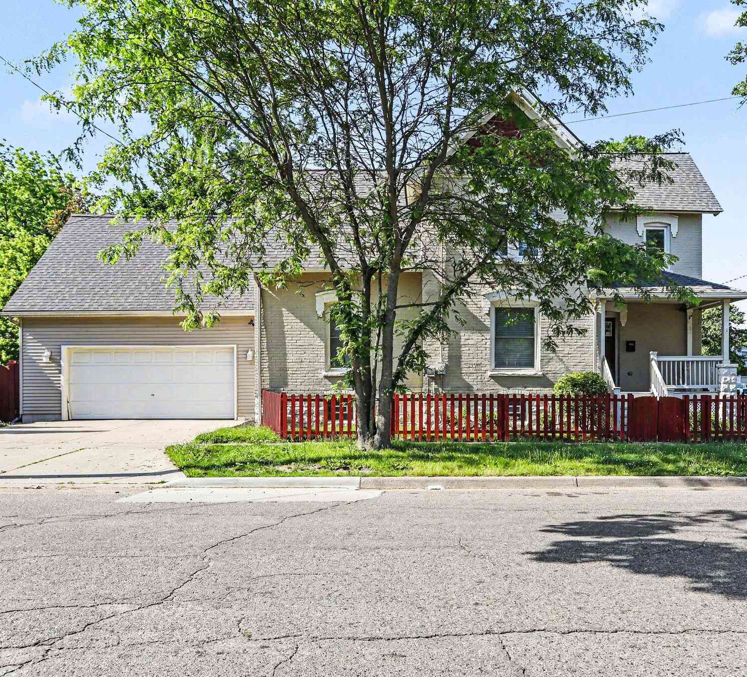 Homes For Sale - 302 W Frank Street<br/> Kalamazoo, MI 49007