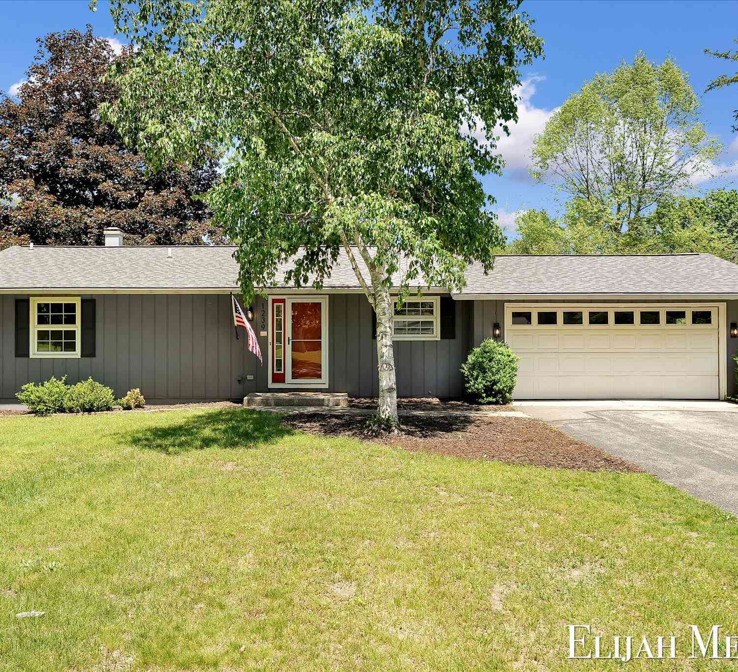Homes For Sale - 1239 103rd Avenue<br/> Plainwell, MI 49080