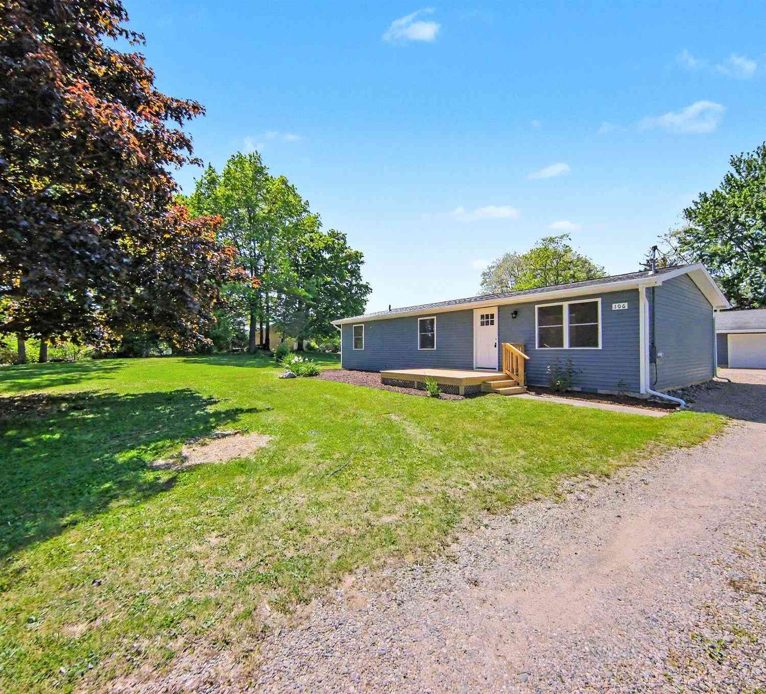 Homes For Sale - 106 Orourke Court<br/> Brooklyn, MI 49230