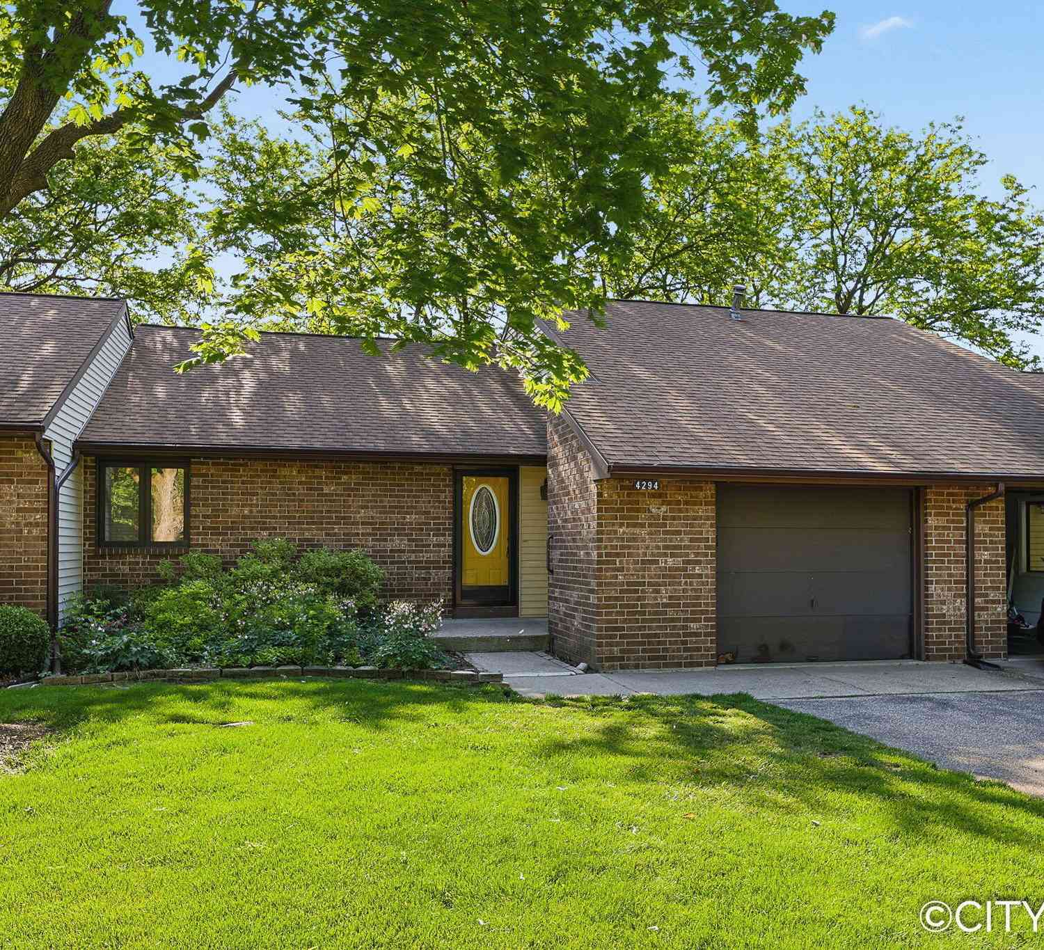 Condo For Sale - 4294 Indian Spring Drive<br/> Kent County, Grandville, MI 49418