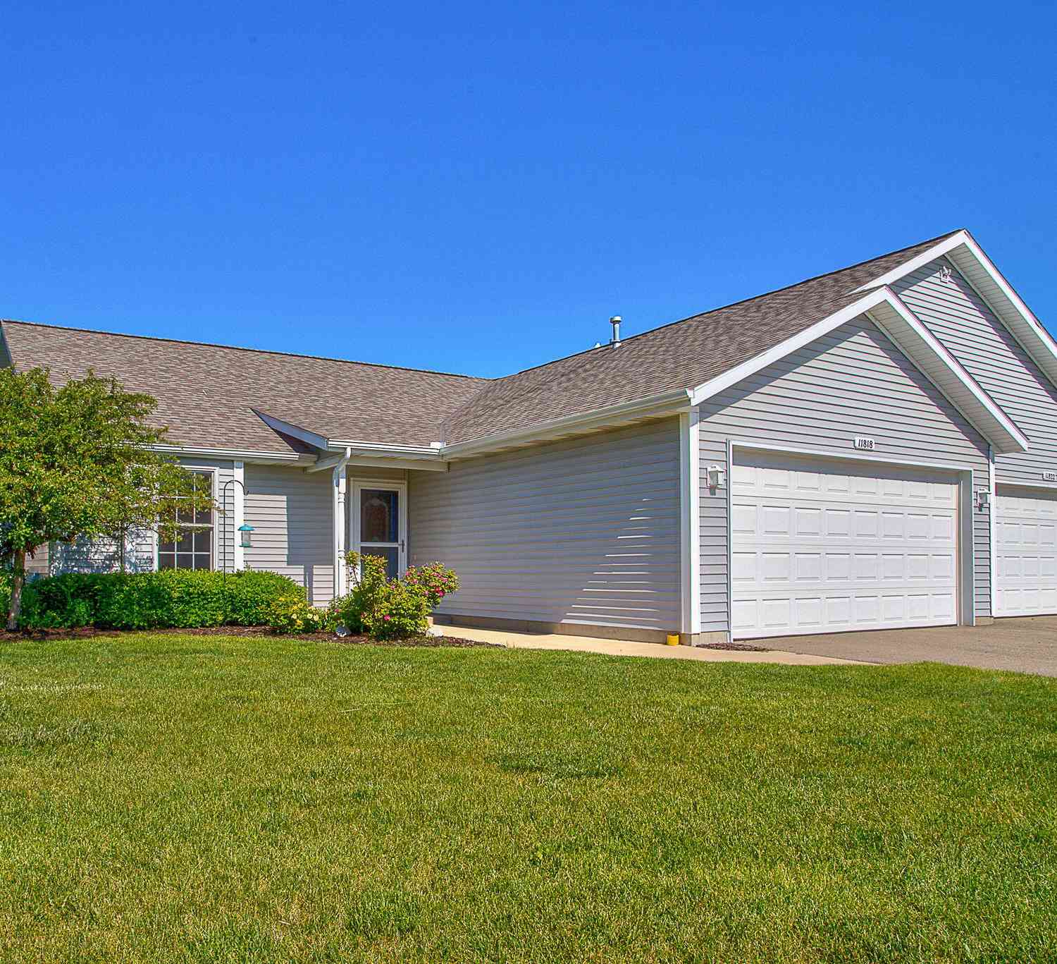 Condo For Sale - 11818 Willow Wood North<br/> Ottawa County, Holland, MI 49424