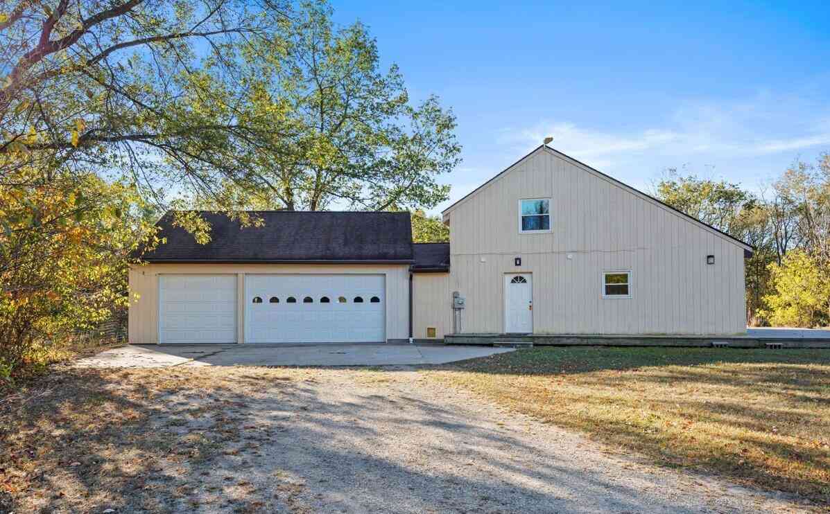 Homes For Sale - 1067 Somers Road<br/> Lyons, MI 48851