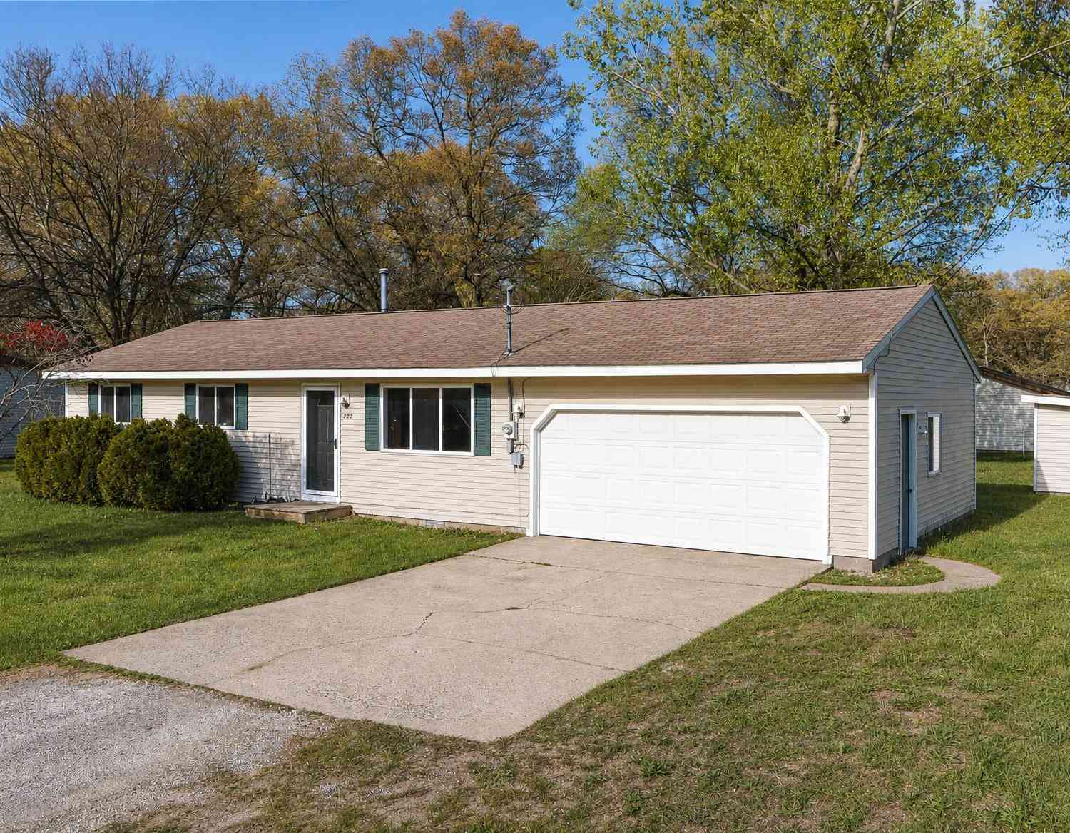 Homes For Sale - 262 Vashti Lane<br/> Muskegon, MI 49442