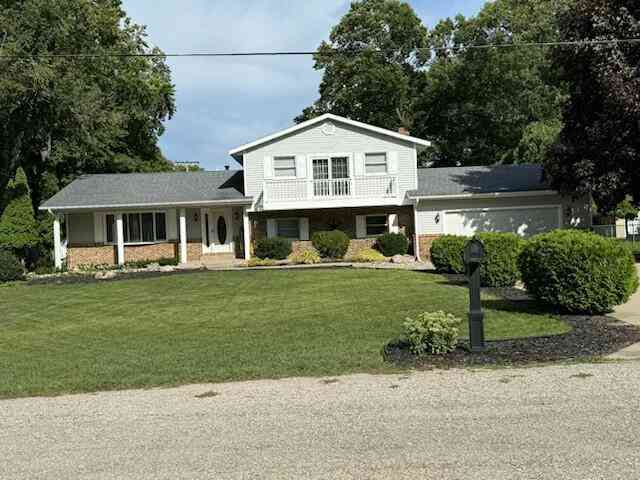 Homes For Sale - 3734 Fern Hills Drive<br/> Muskegon, MI 49444