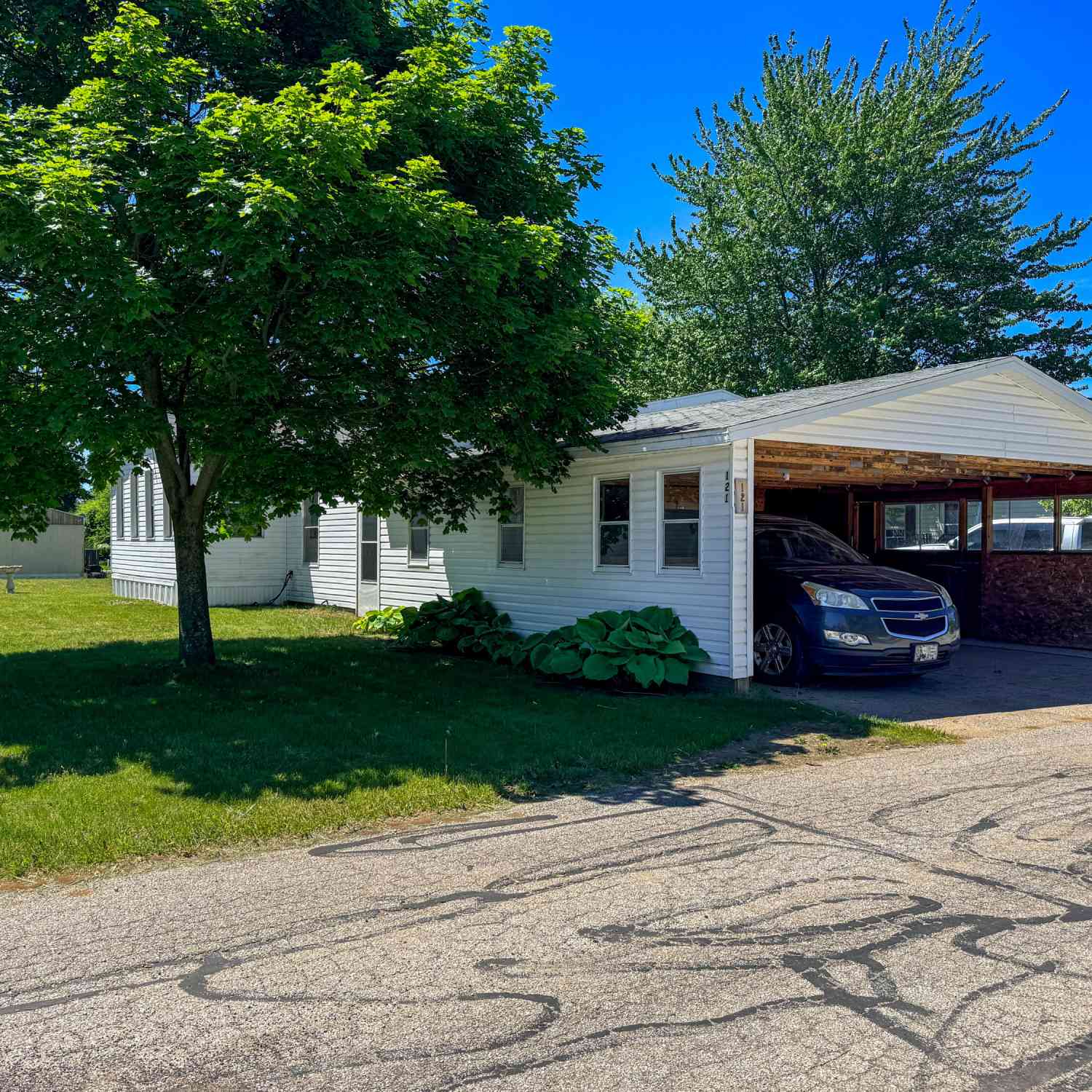 Mobile Home For Sale - 121 Elm Court<br/> Muskegon, MI 49445
