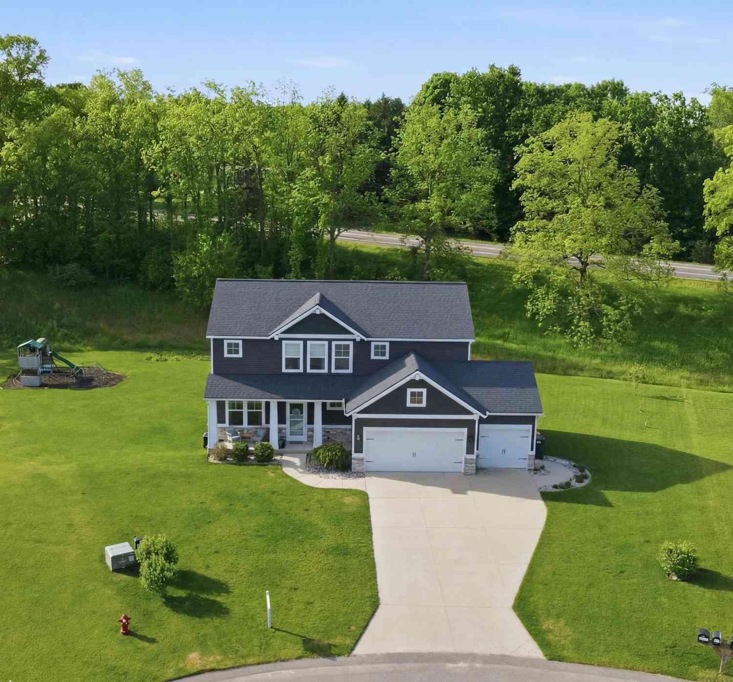 Homes For Sale - 8433 Sunnyview Road<br/> Caledonia, MI 49316